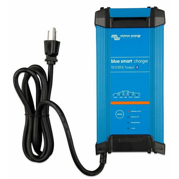 Victron Blue Smart IP22 Acculader 12/30 (1) 120V NEMA 5-15